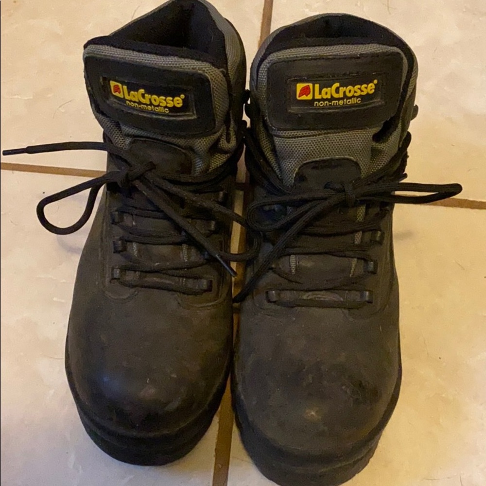 Steel toe boots